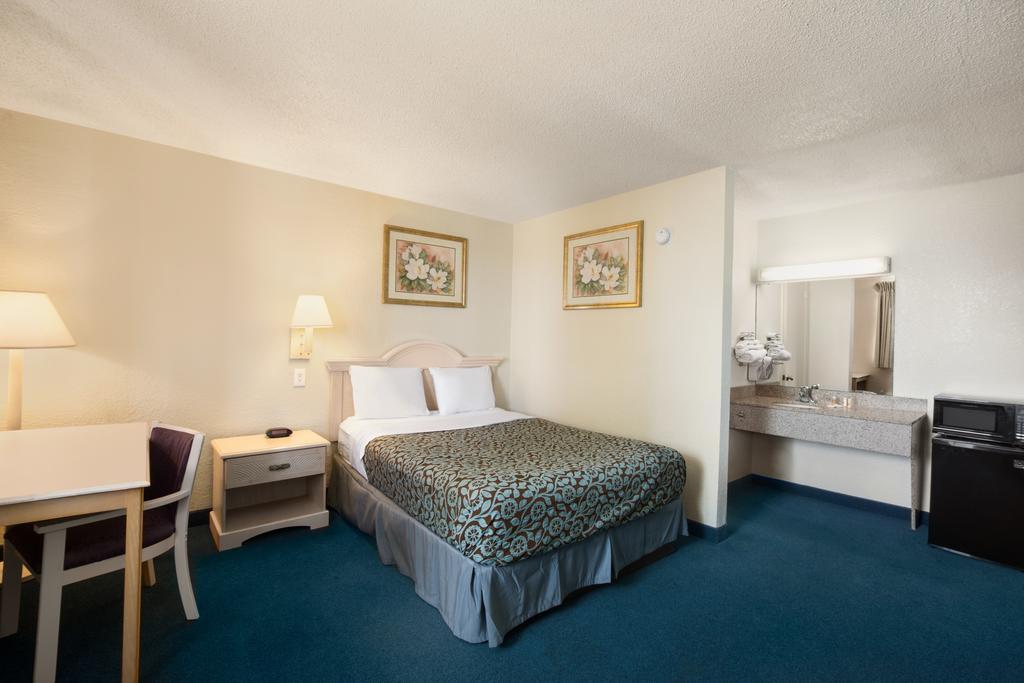 Days Inn Pensacola North Ferry Pass Luaran gambar