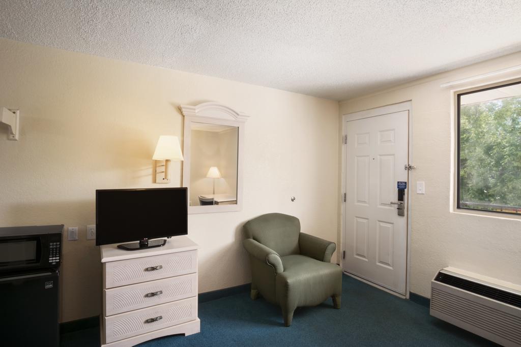 Days Inn Pensacola North Ferry Pass Luaran gambar