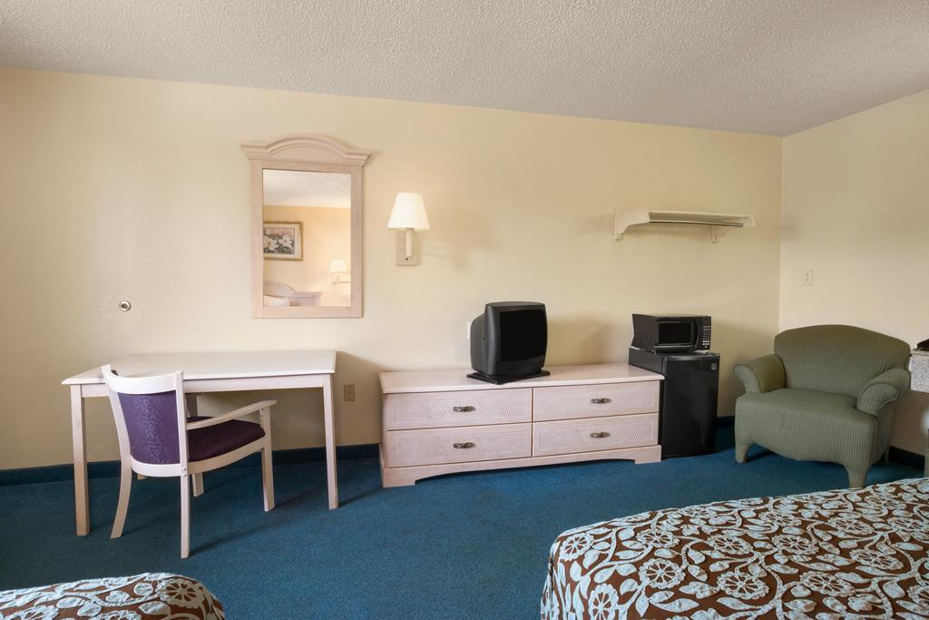 Days Inn Pensacola North Ferry Pass Luaran gambar